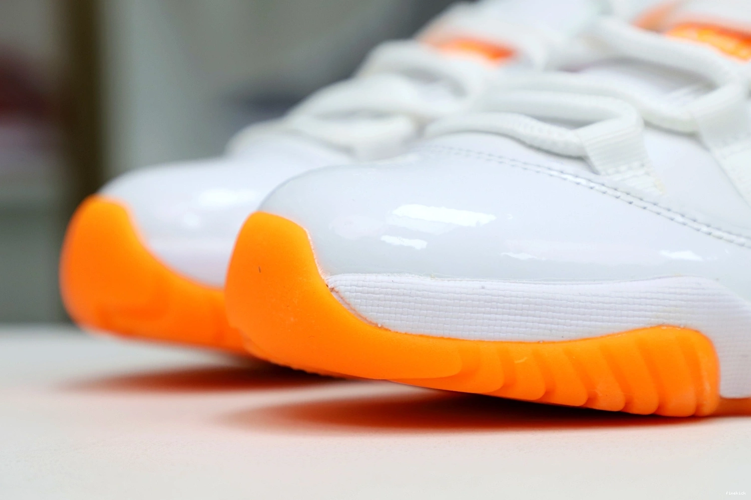 WMNS AIR 'BRIGHT CITRUS' 11 JORDAN RETRO LOW 0809